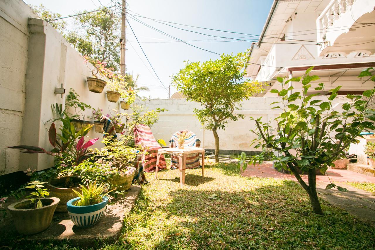 Chill Space Negombo Exterior photo