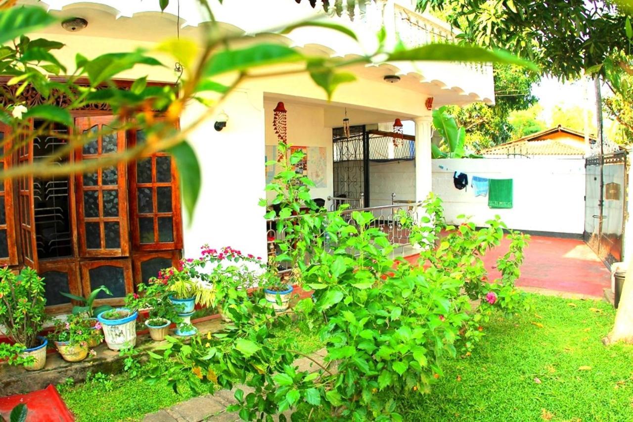 Chill Space Negombo Exterior photo